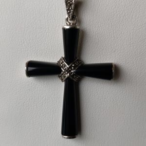 925 Onyx and marcasite cross w/ chain (#44)